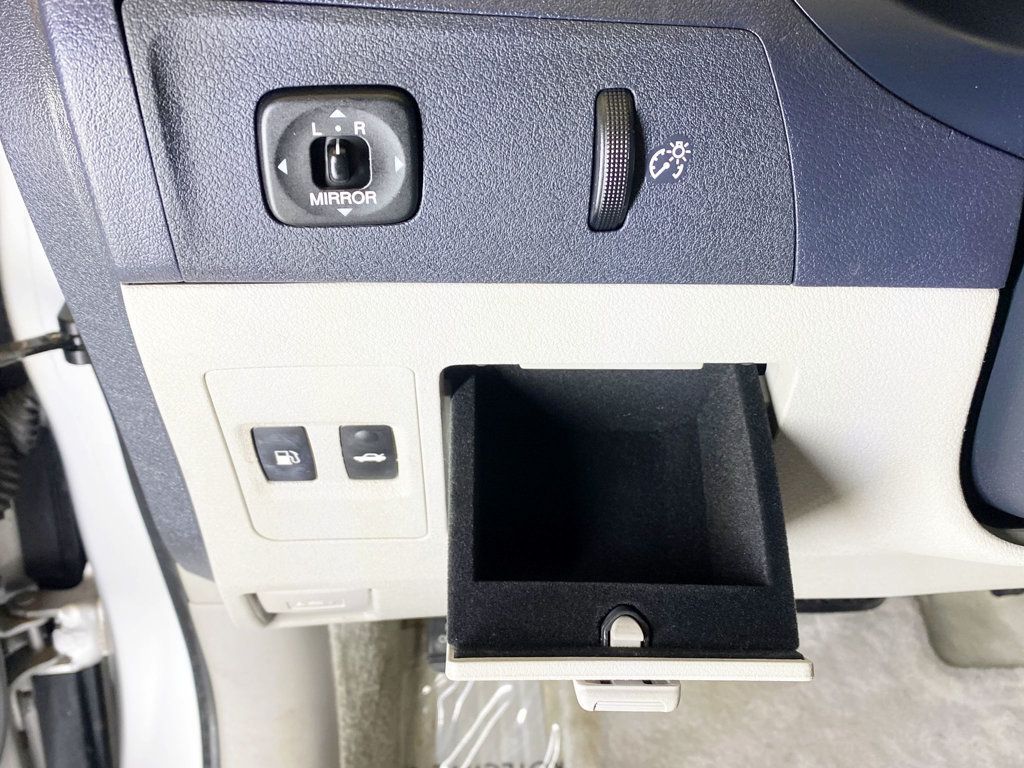 2007 Lexus ES 350 4dr Sedan - 22956693 - 19