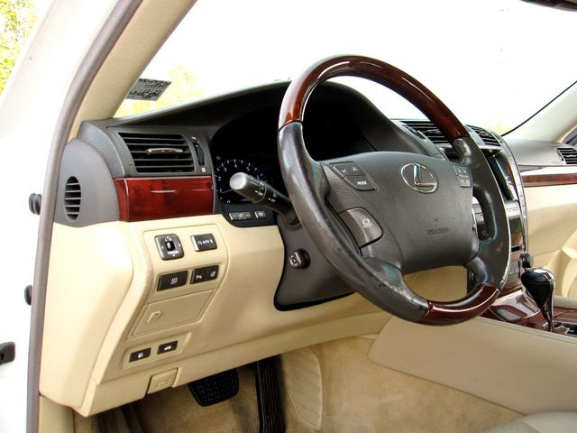 2007 Lexus LS 460 4dr Sedan - 21914865 - 19