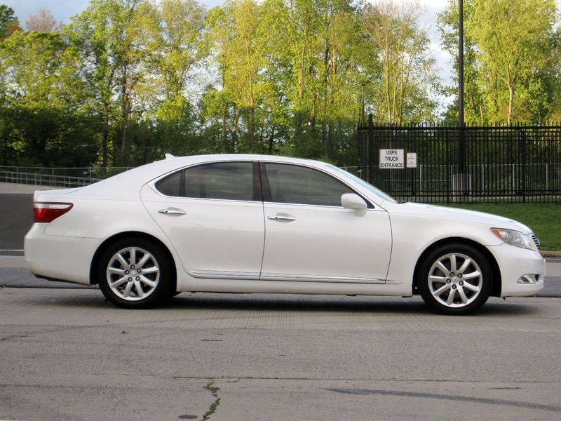 2007 Lexus LS 460 4dr Sedan - 21914865 - 8