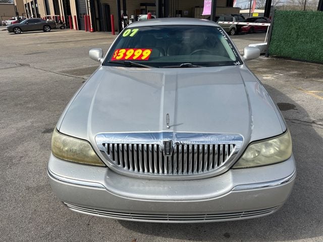 2007 Lincoln Town Car 4dr Sedan Signature - 22996658 - 1