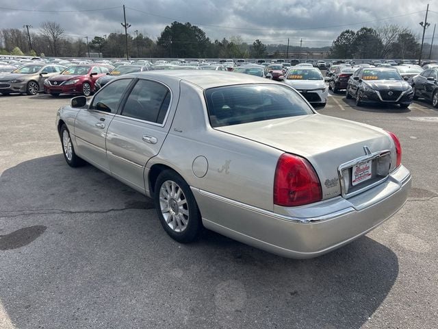 2007 Lincoln Town Car 4dr Sedan Signature - 22996658 - 5