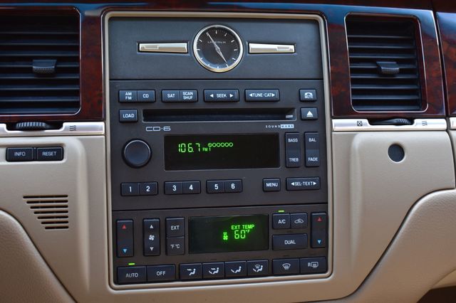2007 Lincoln Town Car 4dr Sedan Signature Limited - 23025790 - 14