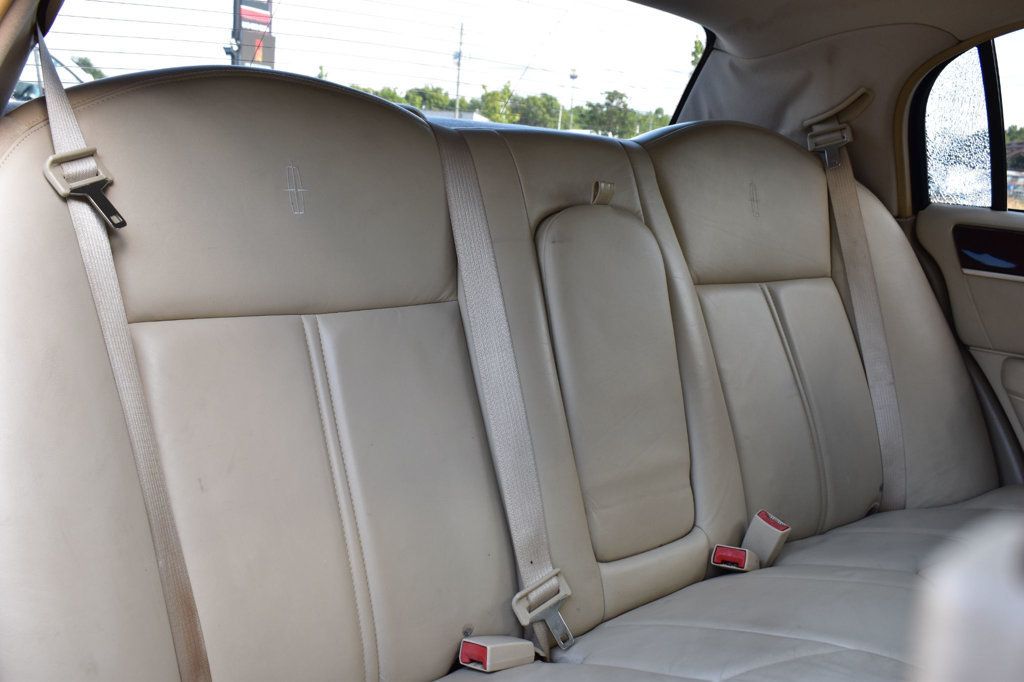 2007 Lincoln Town Car 4dr Sedan Signature Limited - 23025790 - 29