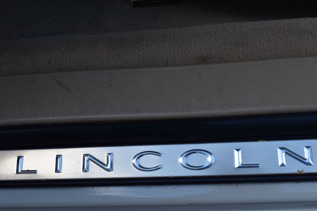 2007 Lincoln Town Car 4dr Sedan Signature Limited - 23025790 - 41