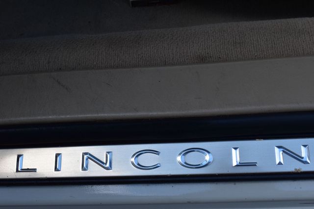 2007 Lincoln Town Car 4dr Sedan Signature Limited - 23025790 - 41