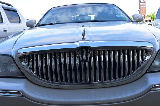 2007 Lincoln Town Car 4dr Sedan Signature Limited - 23025790 - 42