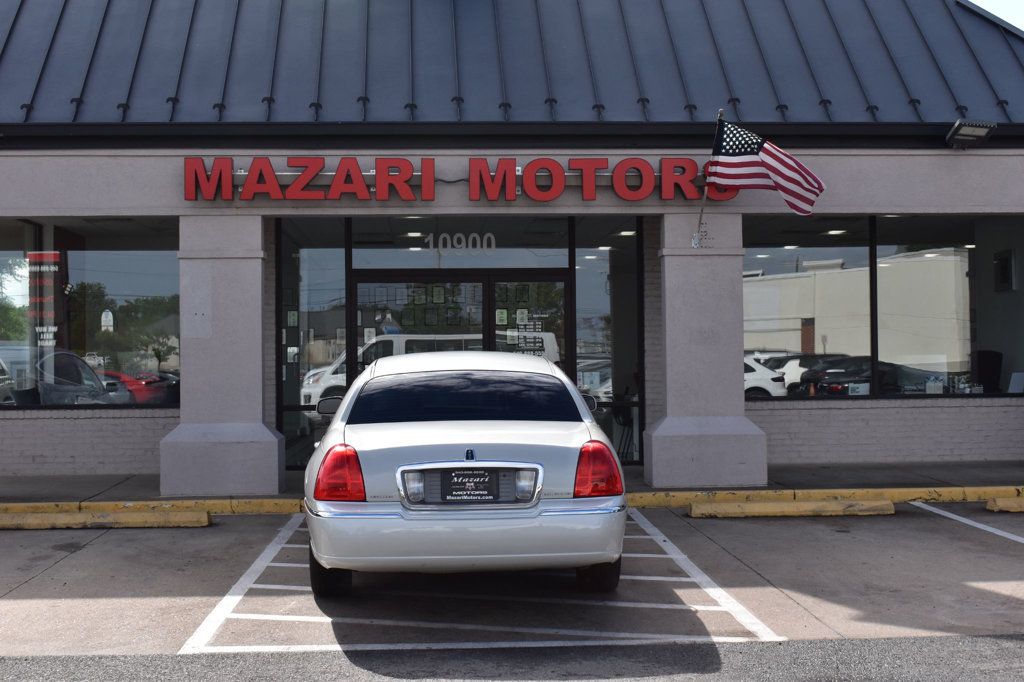 2007 Lincoln Town Car 4dr Sedan Signature Limited - 23025790 - 8