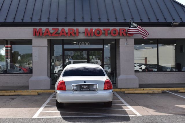 2007 Lincoln Town Car 4dr Sedan Signature Limited - 23025790 - 8