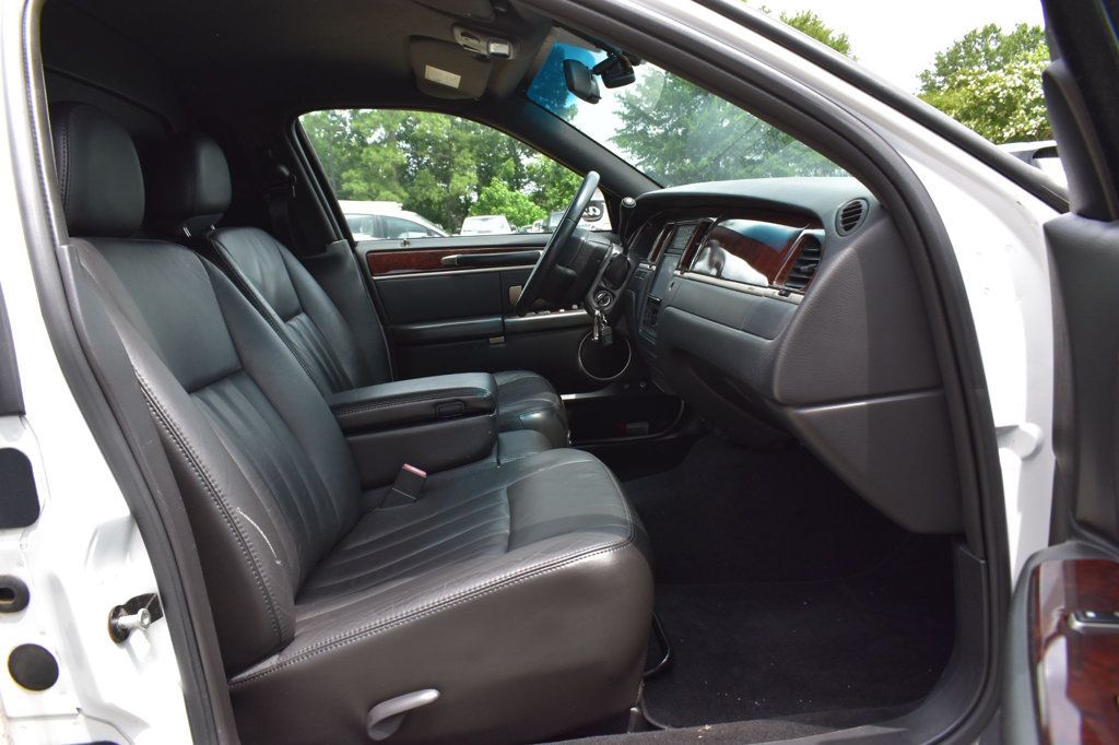 2007 Lincoln Town Car Signature - 23055549 - 13