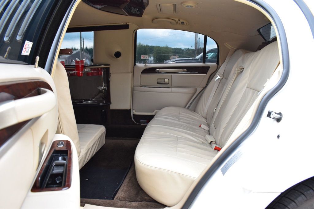 2007 Lincoln Town Car Signature - 23055549 - 19