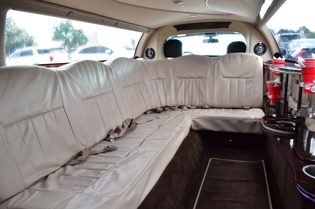 2007 Lincoln Town Car Signature - 23055549 - 22