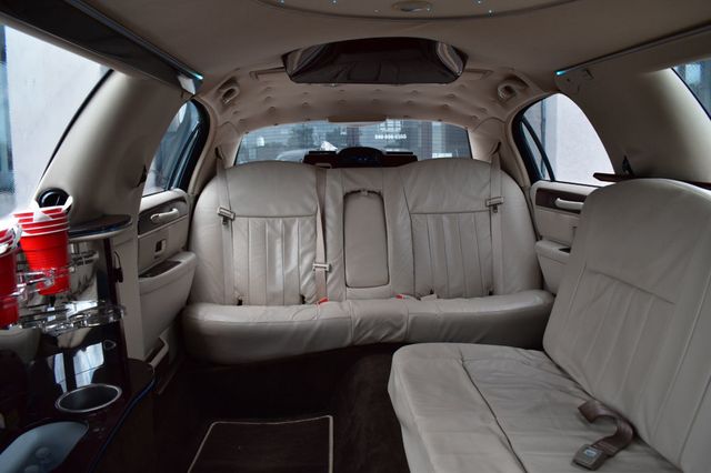 2007 Lincoln Town Car Signature - 23055549 - 33