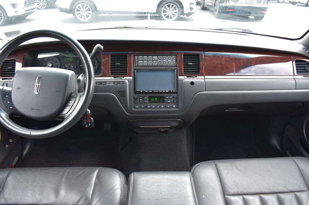 2007 Lincoln Town Car Signature - 23055549 - 35