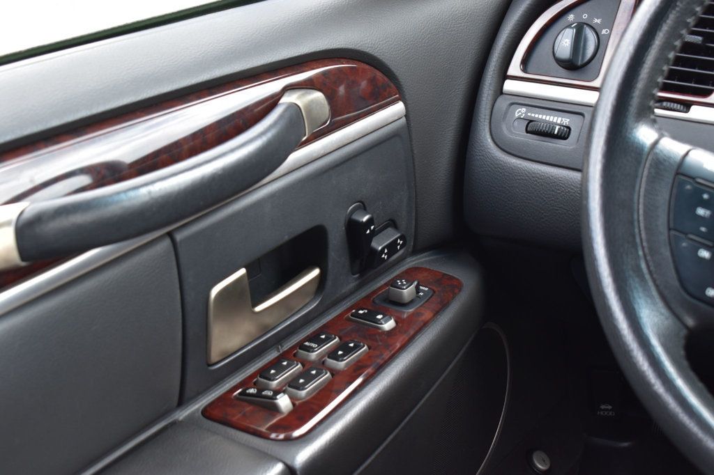 2007 Lincoln Town Car Signature - 23055549 - 39