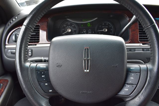 2007 Lincoln Town Car Signature - 23055549 - 41