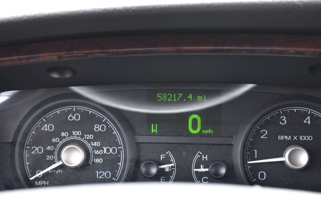 2007 Lincoln Town Car Signature - 23055549 - 42