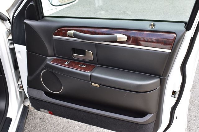 2007 Lincoln Town Car Signature - 23055549 - 46