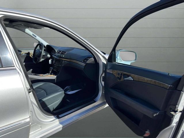 2007 Mercedes-Benz E-Class E350 4dr Sedan 3.5L 4MATIC - 22943743 - 16