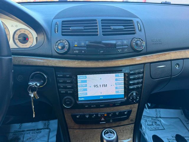 2007 Mercedes-Benz E-Class E350 4dr Sedan 3.5L 4MATIC - 22992269 - 38