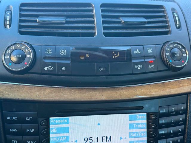 2007 Mercedes-Benz E-Class E350 4dr Sedan 3.5L 4MATIC - 22992269 - 39