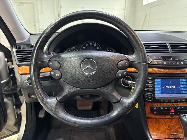 2007 Mercedes-Benz E-Class E550 4dr Sedan 5.5L RWD - 22993279 - 10