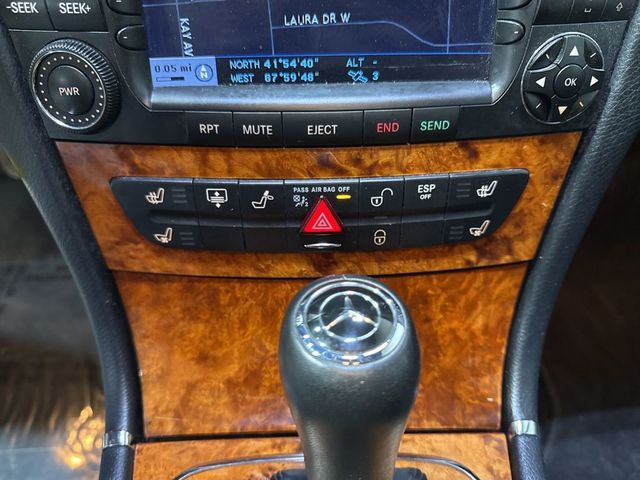 2007 Mercedes-Benz E-Class E550 4dr Sedan 5.5L RWD - 22993279 - 19