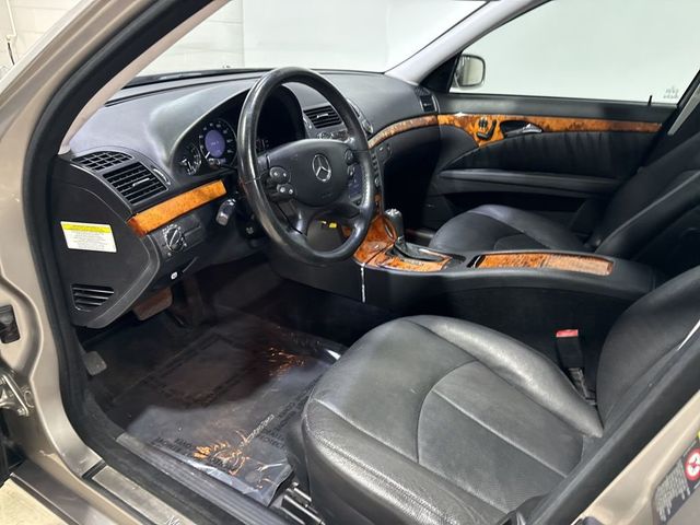 2007 Mercedes-Benz E-Class E550 4dr Sedan 5.5L RWD - 22993279 - 26
