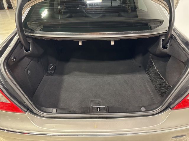2007 Mercedes-Benz E-Class E550 4dr Sedan 5.5L RWD - 22993279 - 34