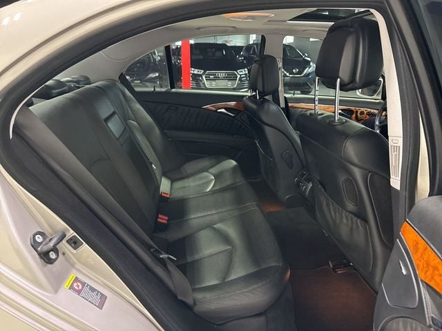 2007 Mercedes-Benz E-Class E550 4dr Sedan 5.5L RWD - 22993279 - 35