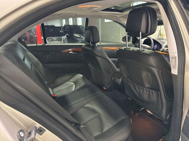 2007 Mercedes-Benz E-Class E550 4dr Sedan 5.5L RWD - 22993279 - 36