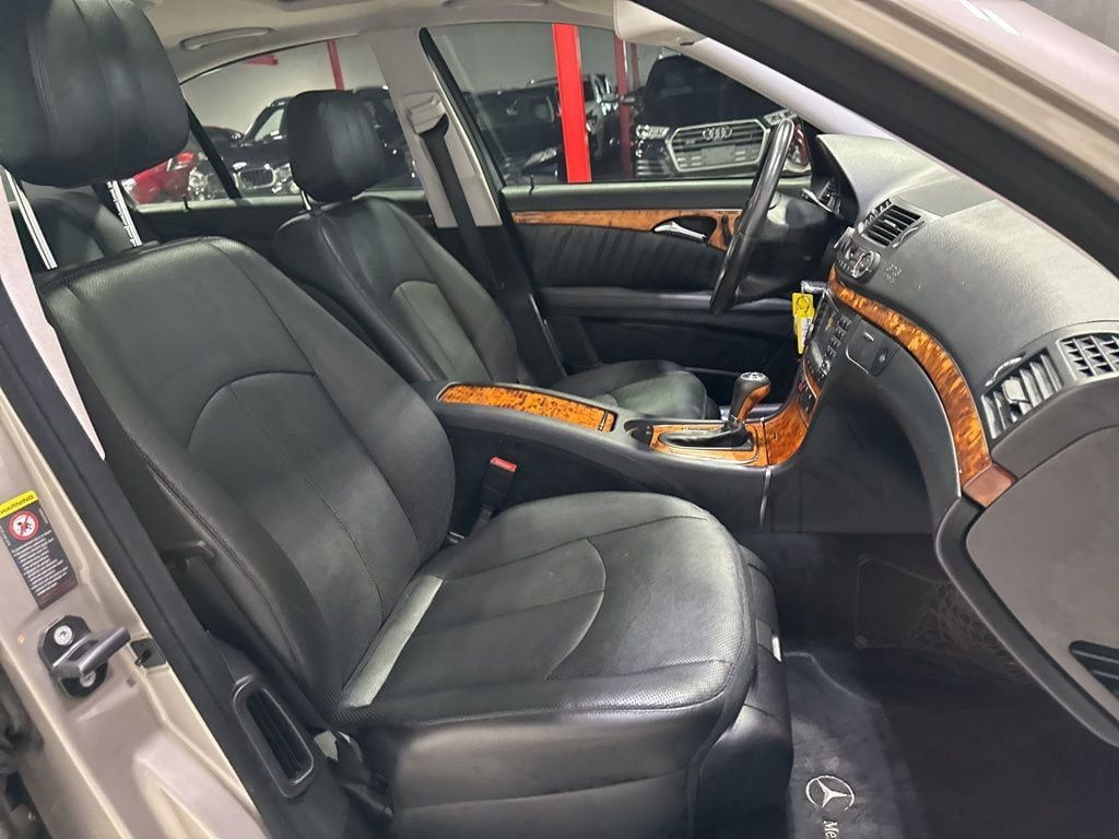2007 Mercedes-Benz E-Class E550 4dr Sedan 5.5L RWD - 22993279 - 41