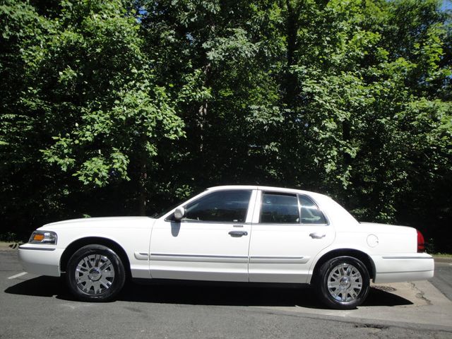 2007 Mercury Grand Marquis 1-OWNER w/ 19K ORIGINAL-MILES! LOADED, LIKE-NEW CONDITION! - 23033915 - 9