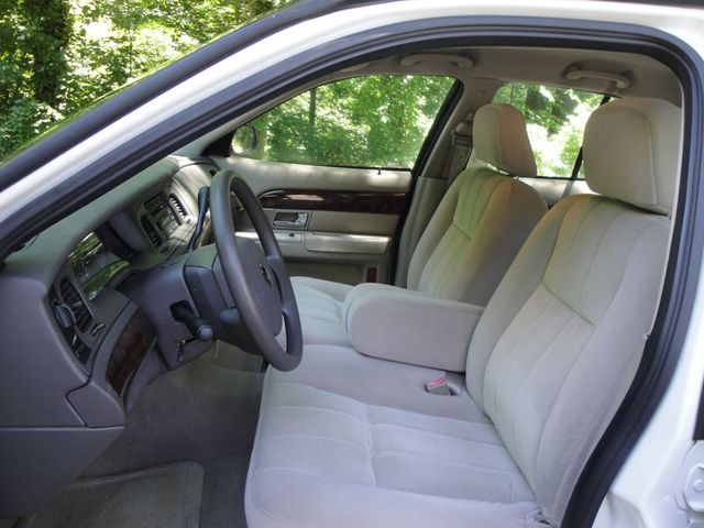 2007 Mercury Grand Marquis 1-OWNER w/ 19K ORIGINAL-MILES! LOADED, LIKE-NEW CONDITION! - 23033915 - 17