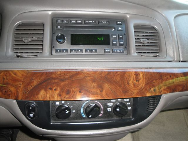 2007 Mercury Grand Marquis 1-OWNER w/ 19K ORIGINAL-MILES! LOADED, LIKE-NEW CONDITION! - 23033915 - 21