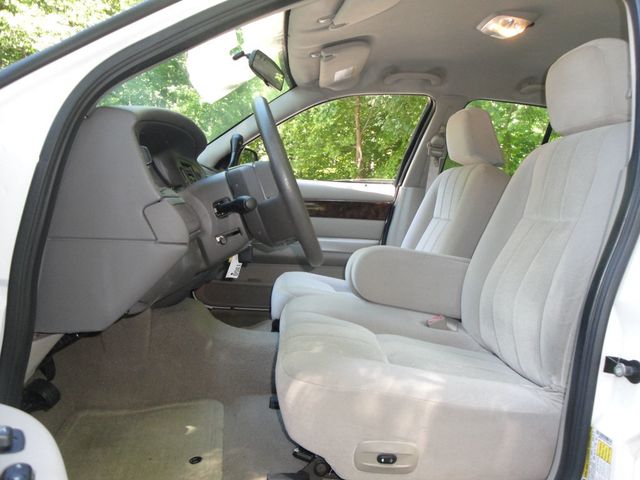2007 Mercury Grand Marquis 1-OWNER w/ 19K ORIGINAL-MILES! LOADED, LIKE-NEW CONDITION! - 23033915 - 30