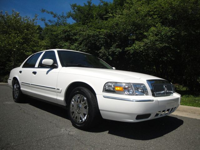 2007 Mercury Grand Marquis 1-OWNER w/ 19K ORIGINAL-MILES! LOADED, LIKE-NEW CONDITION! - 23033915 - 39