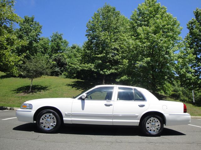 2007 Mercury Grand Marquis 1-OWNER w/ 19K ORIGINAL-MILES! LOADED, LIKE-NEW CONDITION! - 23033915 - 4