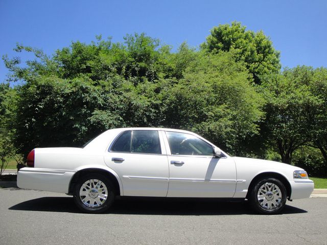 2007 Mercury Grand Marquis 1-OWNER w/ 19K ORIGINAL-MILES! LOADED, LIKE-NEW CONDITION! - 23033915 - 8