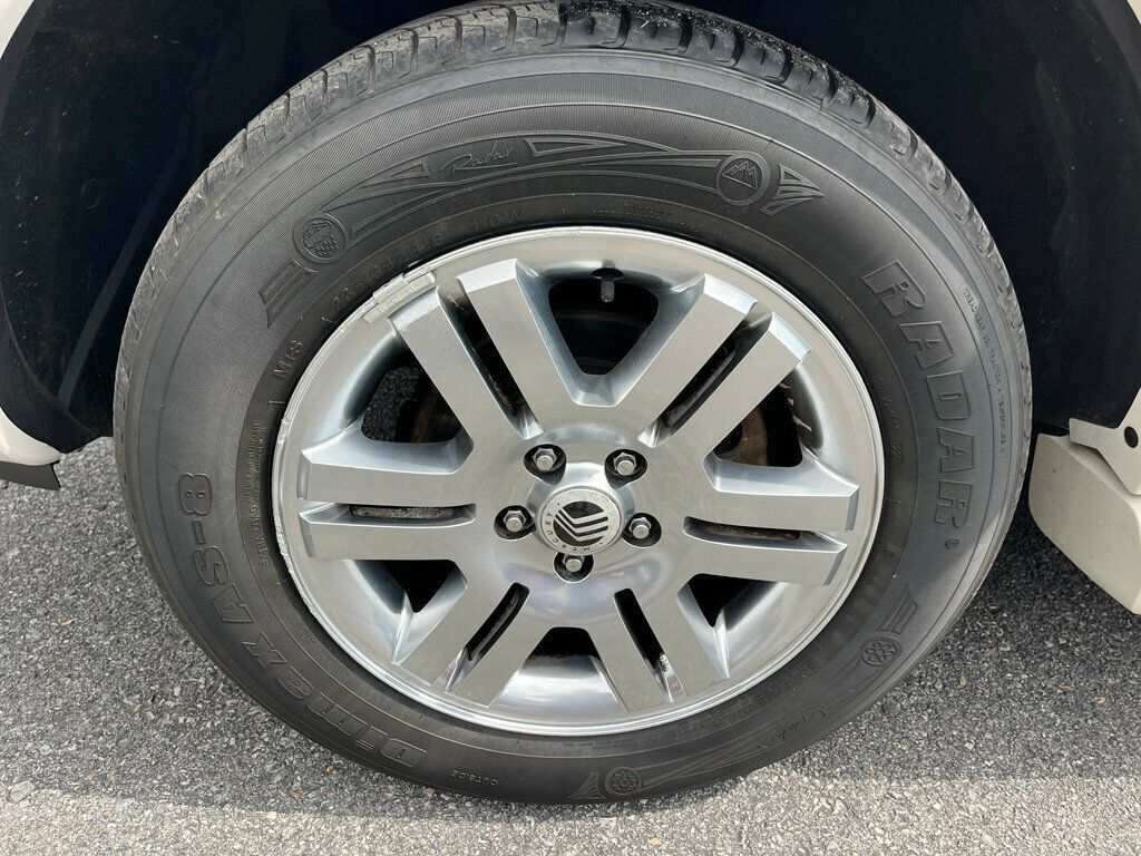 2007 Mercury Mountaineer Clean 3rd row seat SUV AWD - 23019551 - 11