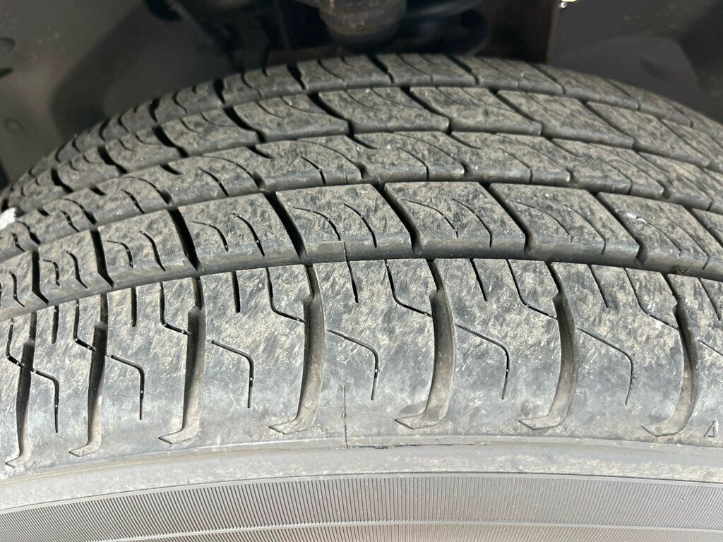 2007 Mercury Mountaineer Clean 3rd row seat SUV AWD - 23019551 - 15