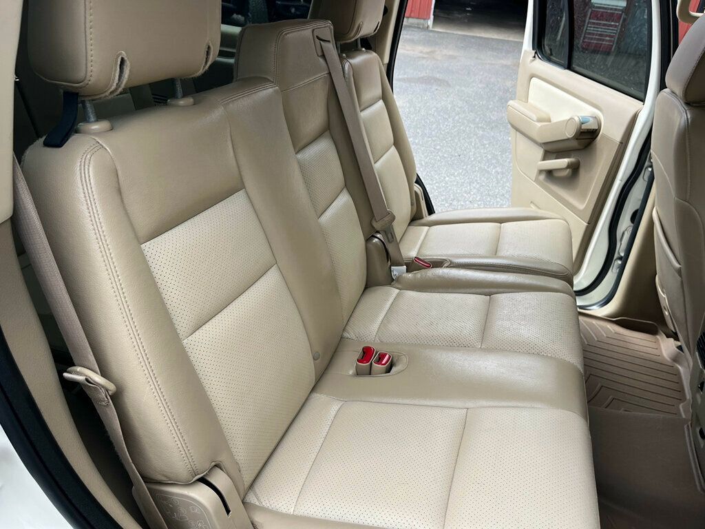 2007 Mercury Mountaineer Clean 3rd row seat SUV AWD - 23019551 - 31