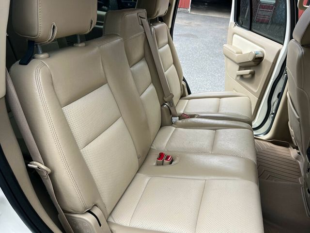 2007 Mercury Mountaineer Clean 3rd row seat SUV AWD - 23019551 - 31