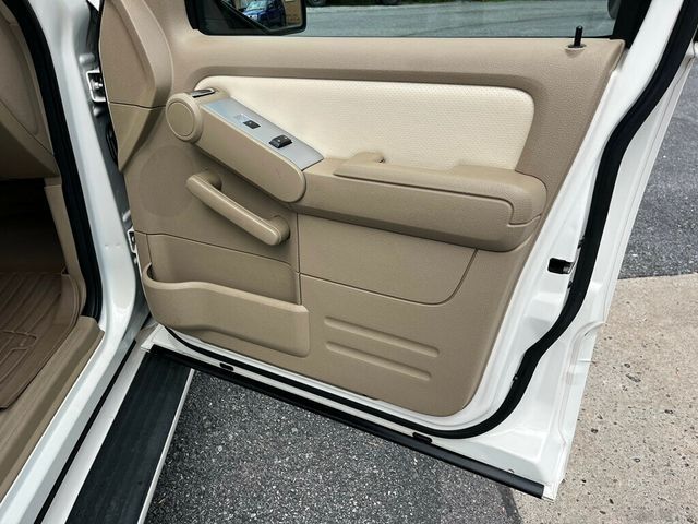 2007 Mercury Mountaineer Clean 3rd row seat SUV AWD - 23019551 - 35