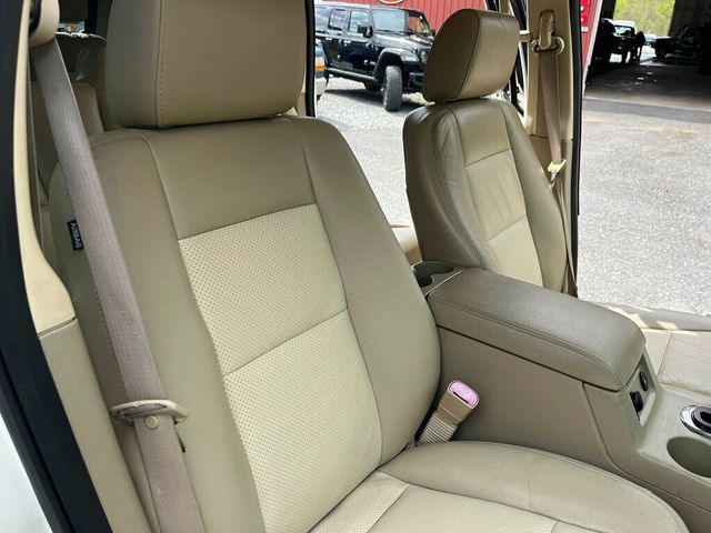 2007 Mercury Mountaineer Clean 3rd row seat SUV AWD - 23019551 - 39