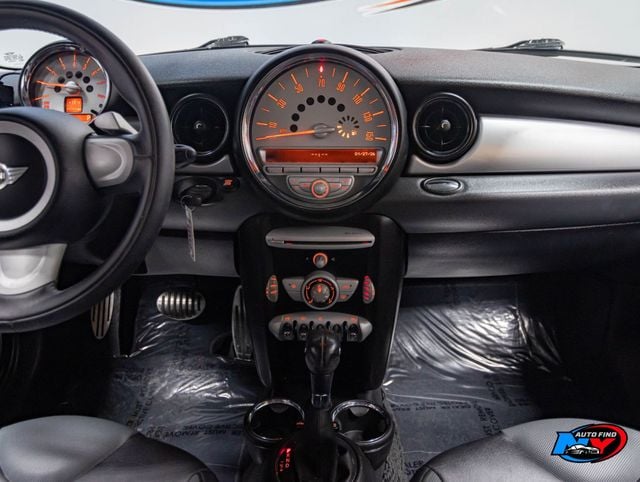 2007 MINI Cooper S Hardtop 2 Door 1 OWNER, 16" ALLOY WHEELS, CHROME LINE INTERIOR, CENTER ARMREST - 22938784 - 10