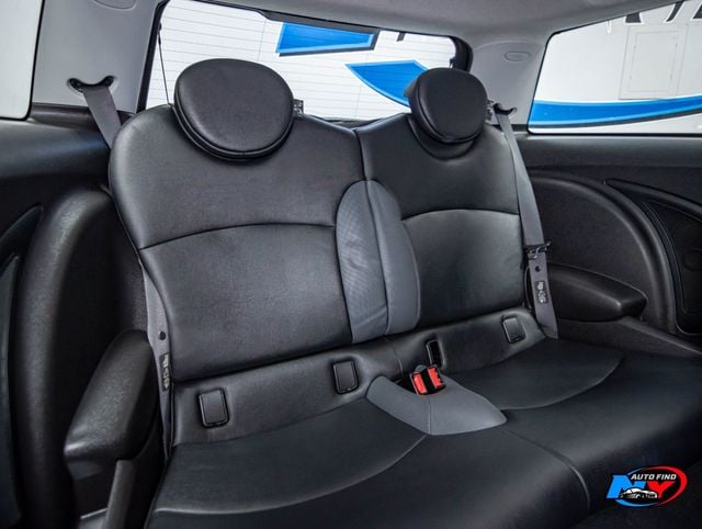 2007 MINI Cooper S Hardtop 2 Door 1 OWNER, 16" ALLOY WHEELS, CHROME LINE INTERIOR, CENTER ARMREST - 22938784 - 19