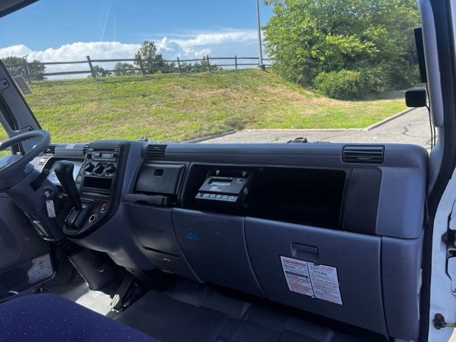 2007 Mitsubishi FE85D 16 FOOT NON CDL REFRIGERATE REEFER BOX TRUCK WITH SIDE DOOR ENTRY - 22513073 - 27