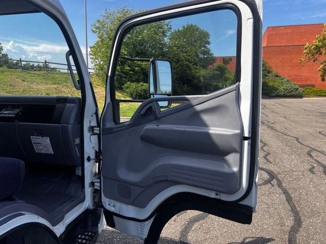 2007 Mitsubishi FE85D 16 FOOT NON CDL REFRIGERATE REEFER BOX TRUCK WITH SIDE DOOR ENTRY - 22513073 - 32