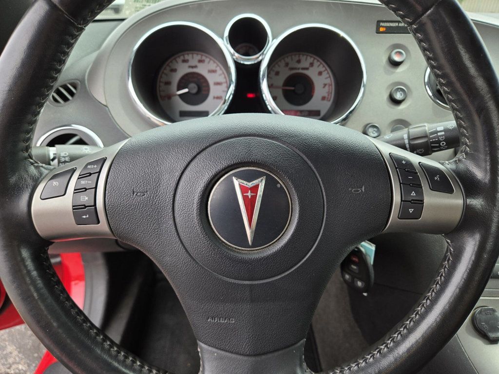 2007 Pontiac Solstice 2dr Convertible - 22912773 - 13
