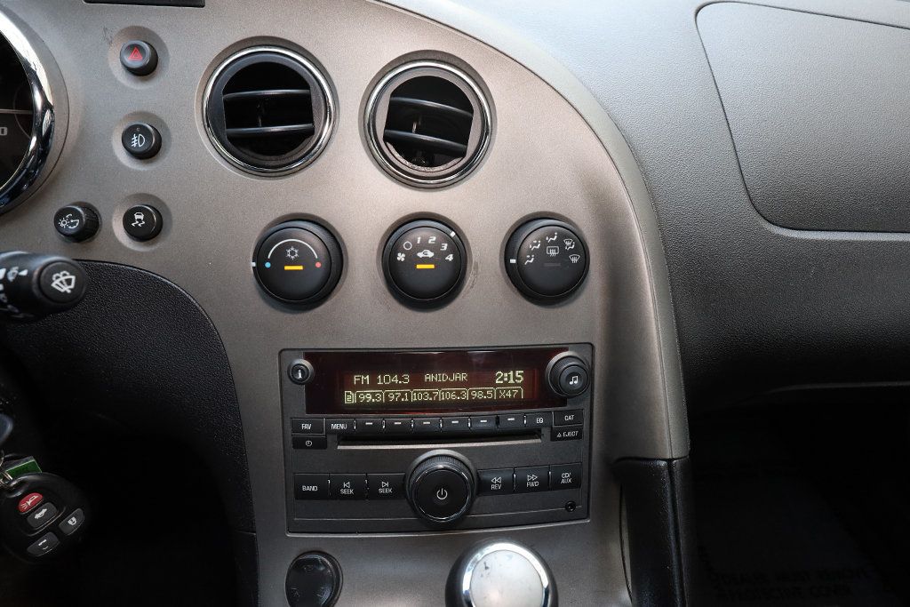 2007 Pontiac Solstice 2dr Convertible GXP - 23068135 - 34
